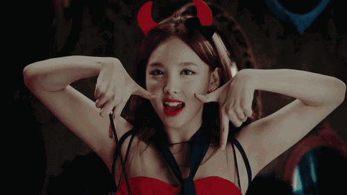 小恶魔跳舞给你看TWICE——TT舞蹈版MV